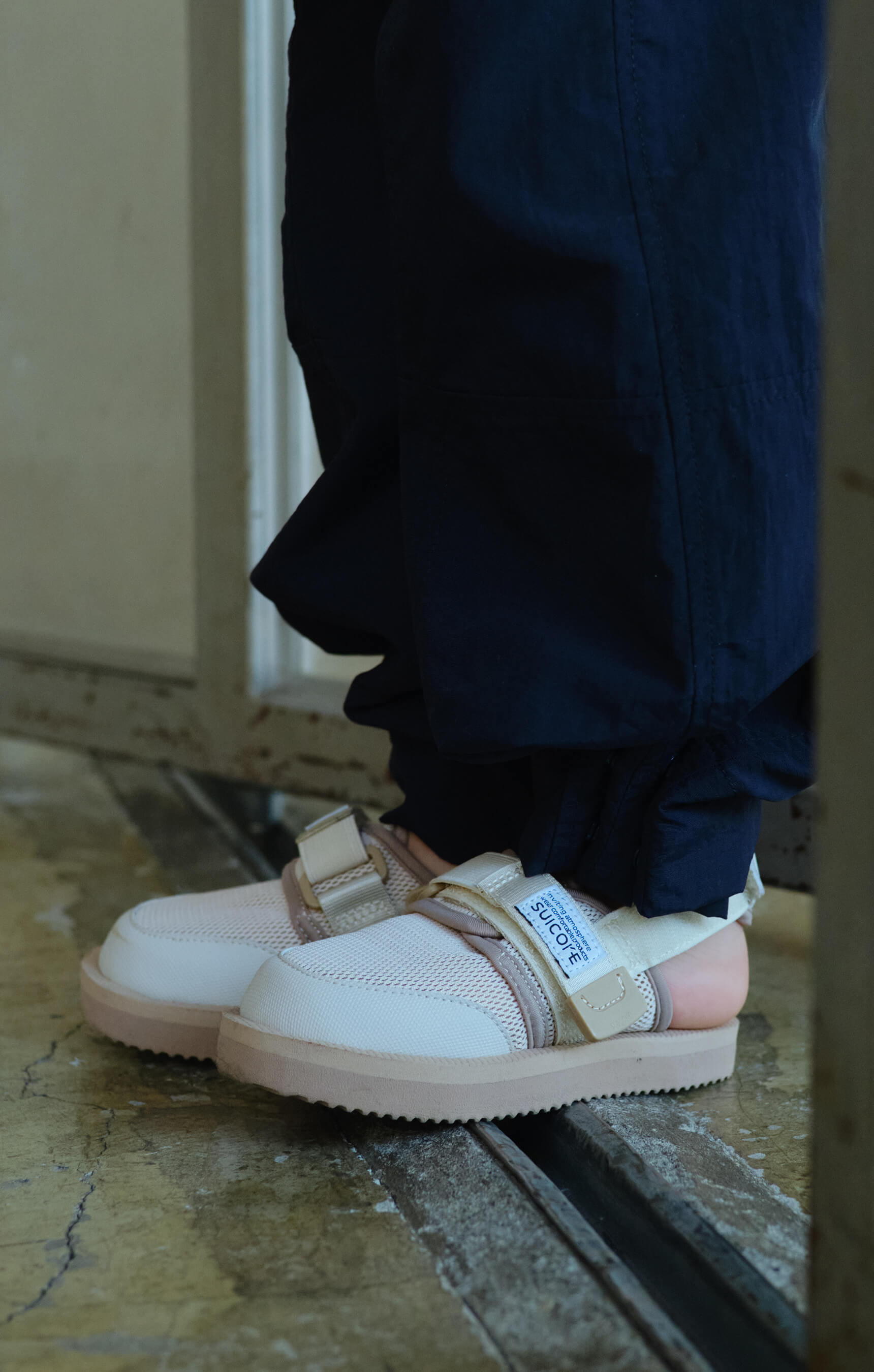 SUICOKE ZAVO 2 beige