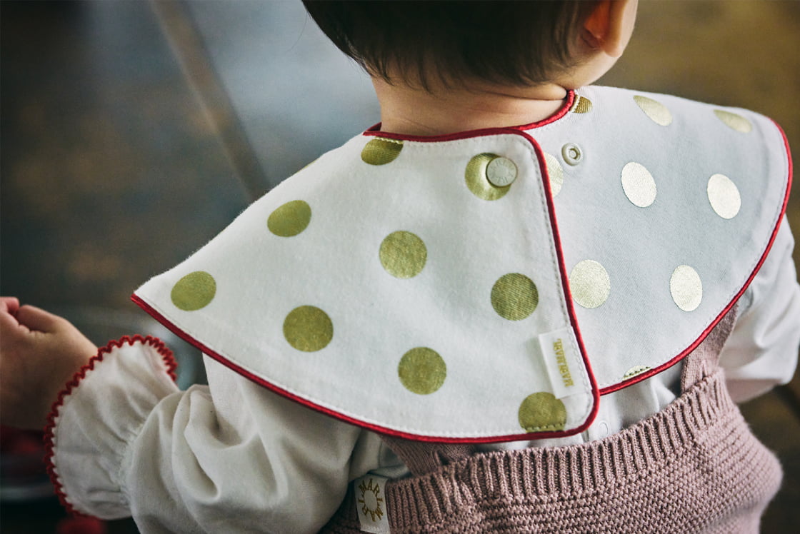 pop-out bib / Hello Kitty