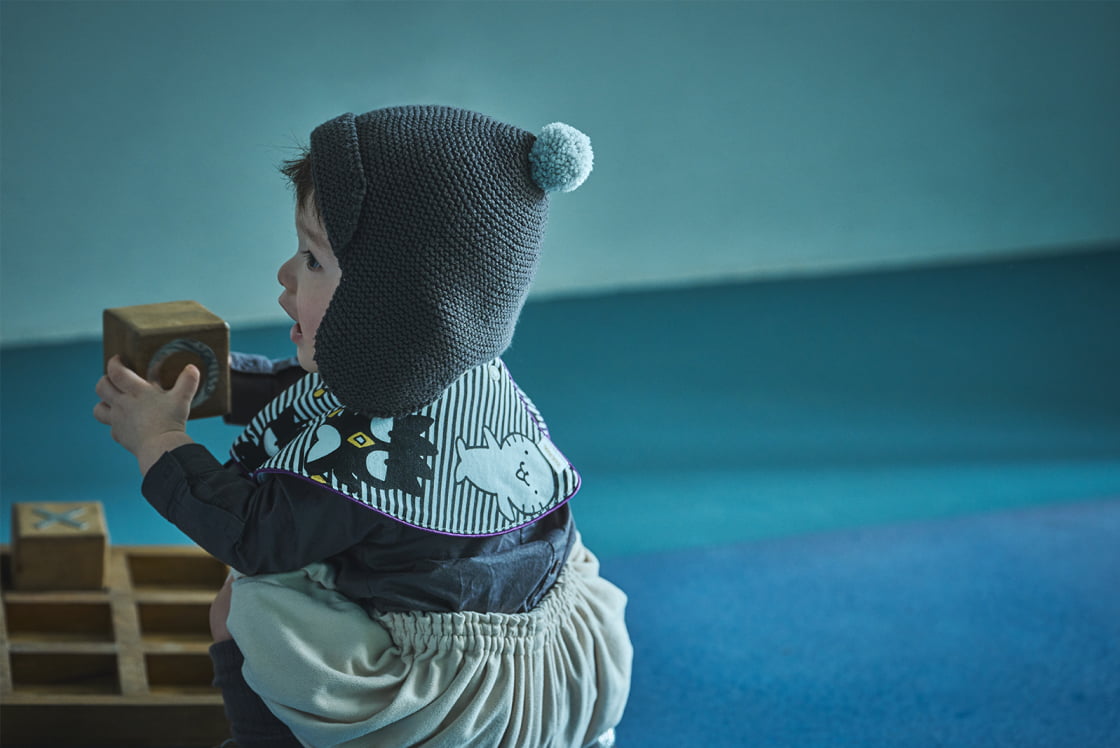 pop-out bib / BAD BADTZ-MARU