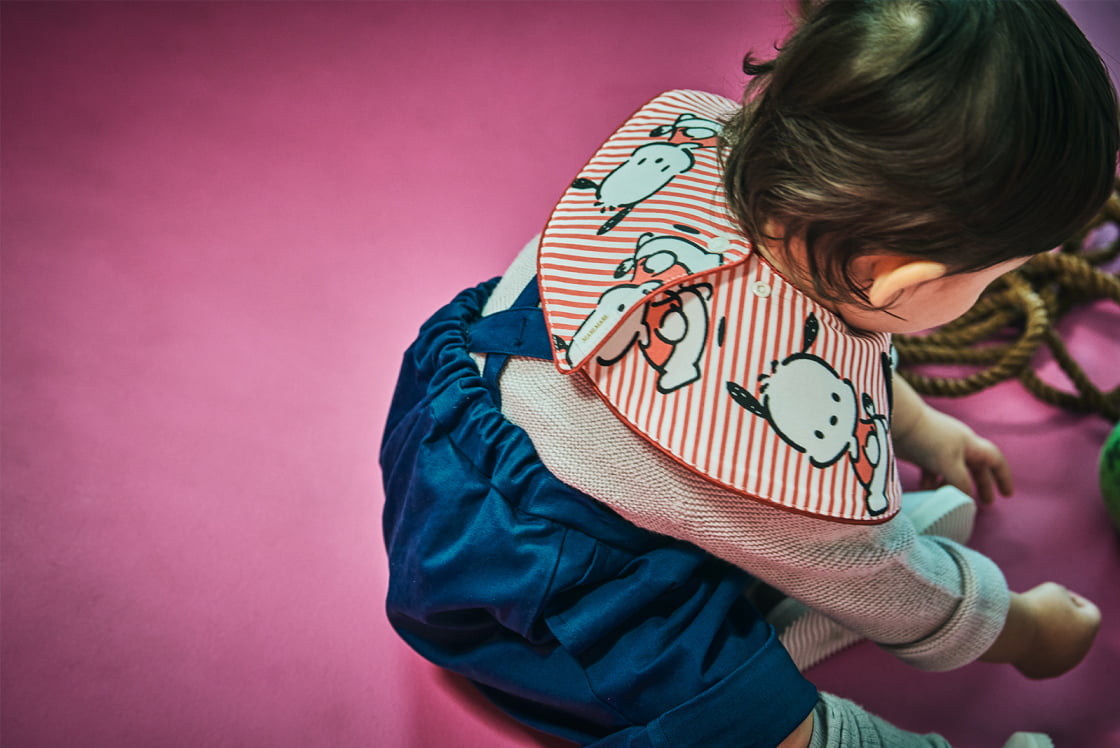 pop-out bib / POCHACCO