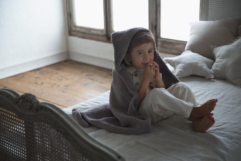 hooded blanket 3 charcoal | ギフト・スタイ・出産祝いのMARLMARL（マールマール）