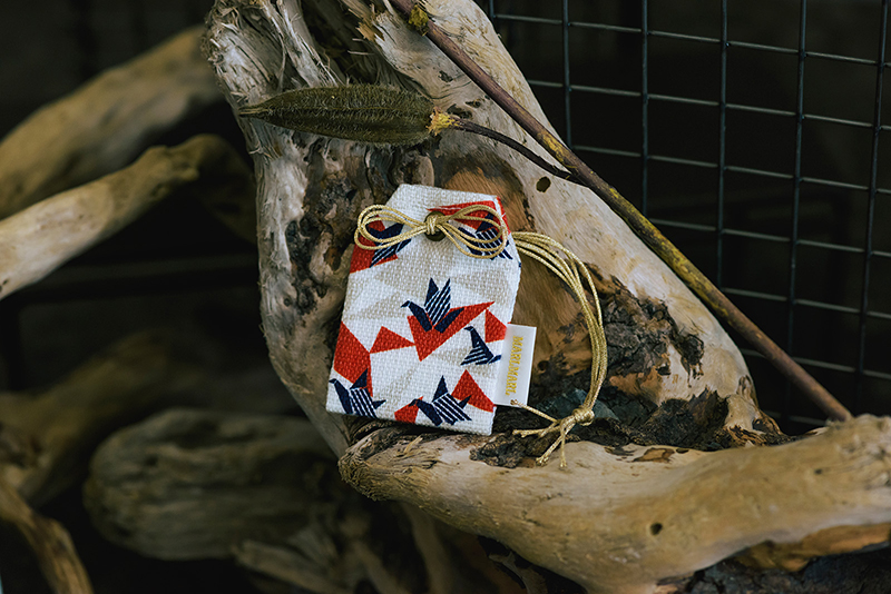 【縁起物/希少種】三鈷松入浴剤/松風呂/新年のお祝いに縁起の善い三鈷松風呂/1袋 縁起物/希少種】三鈷松入浴剤/松風呂/新年のお祝いに縁起の