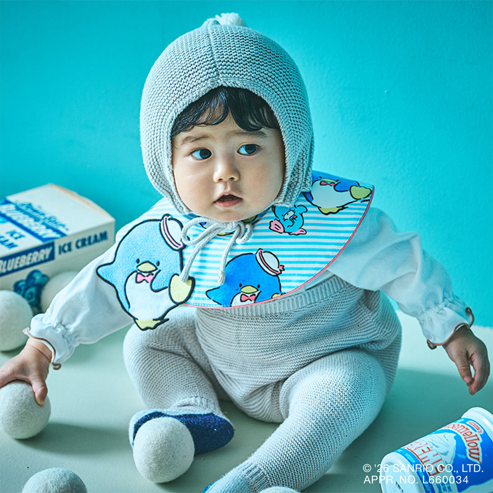 pop-out bib / TUXEDOSAM